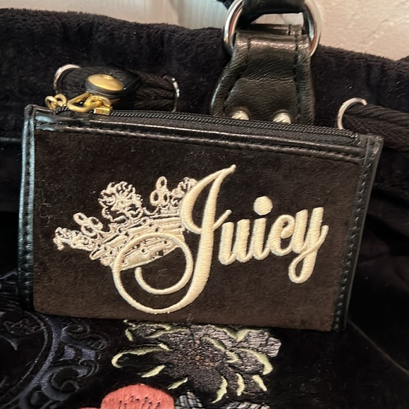 Velvet JUICY COUTURE Y2K shoulder bag with beautiful embroidery and wristlet - Picture 8 of 16